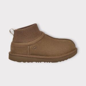 Big Kids UGG Classic Ultra Stretch Cuff. Hickory Suede. 1157702K